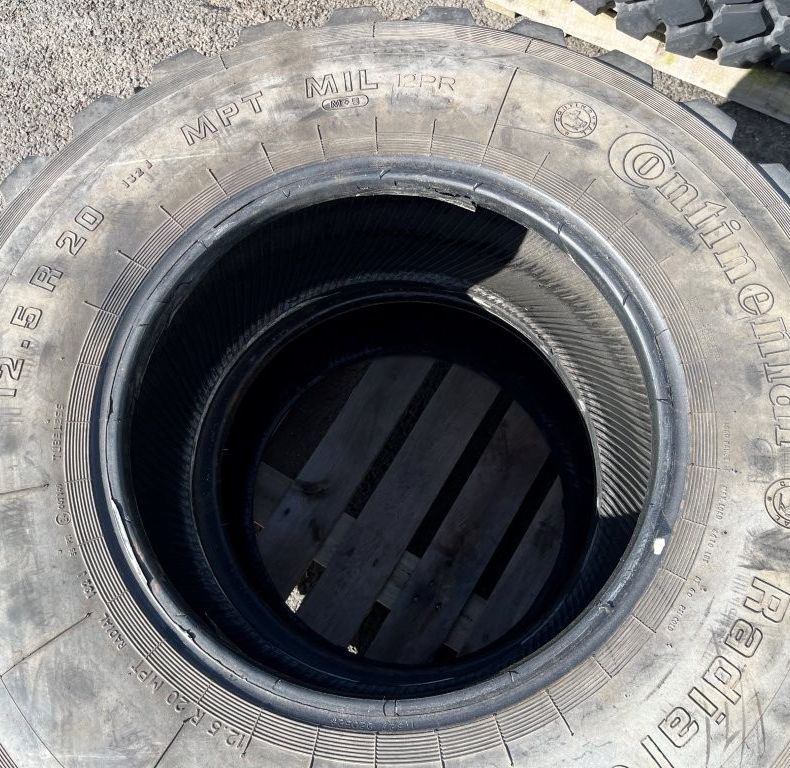 2x 12.5R20 MPT MIL