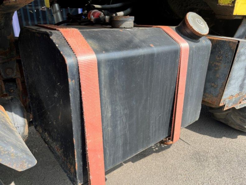 DIESEL TANK 424/427 U1000-1600