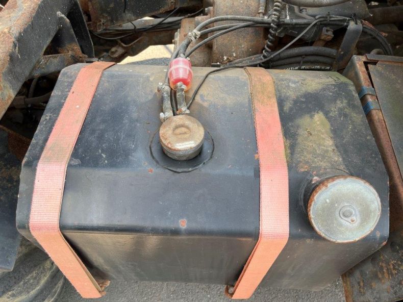 DIESEL TANK 424/427 U1000-1600
