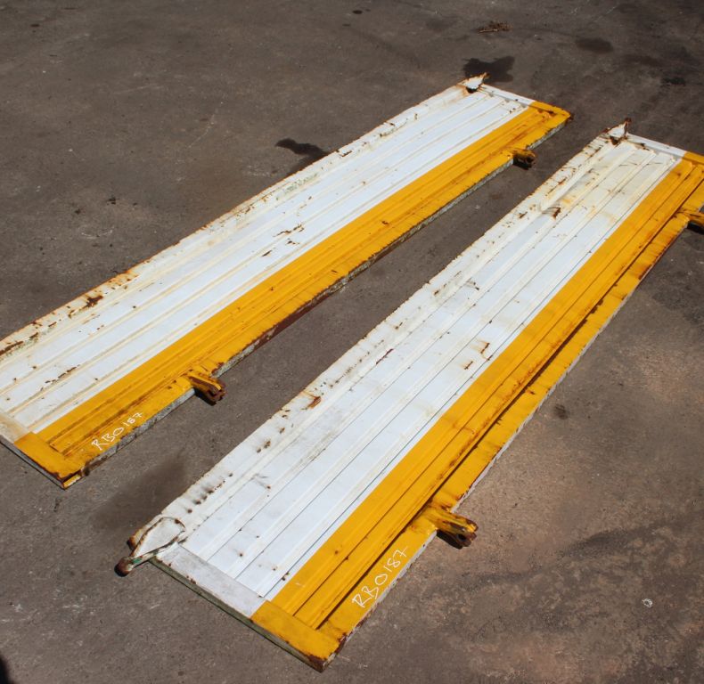 USED DROPSIDES FOR U425/437 U1300-2400
