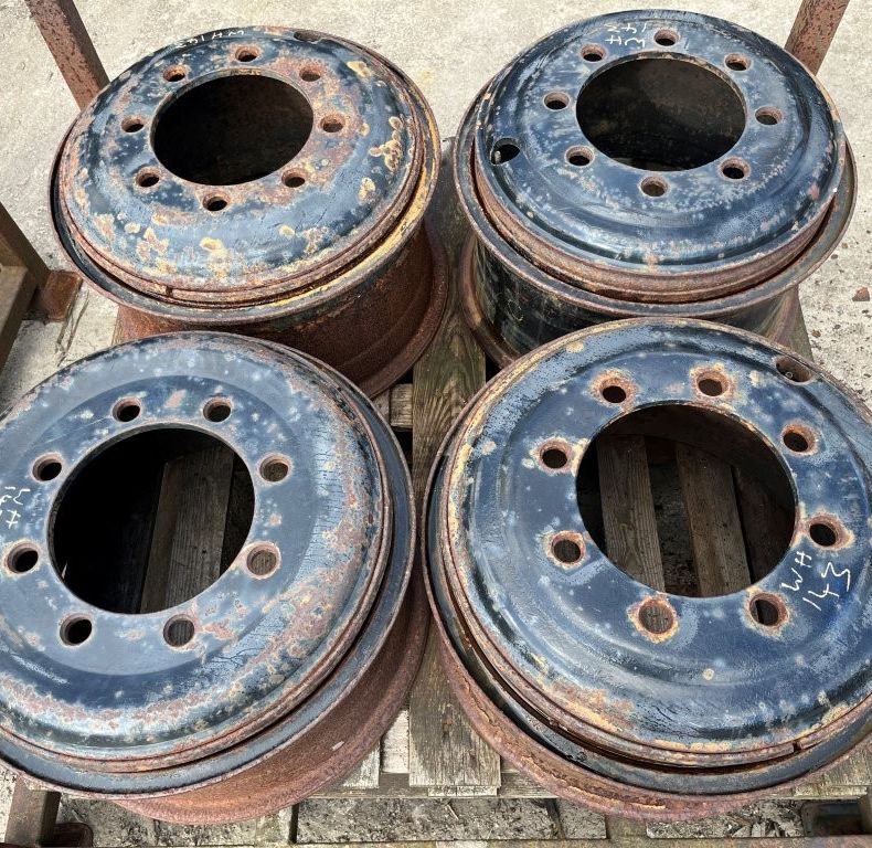 11X20" USED 8 BOLT RIMS X4