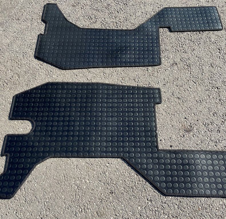 PAIR OF FLOORMATS TO SUIT U1300L & U3000/4000/5000