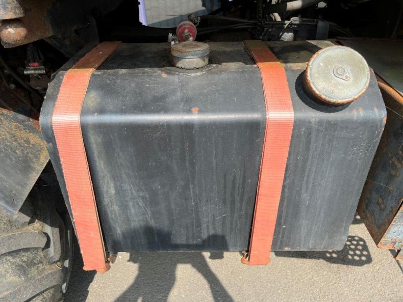 DIESEL TANK 424/427 U1000-1600