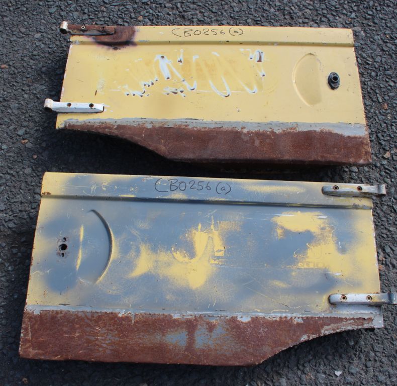 USED U900/1100 406/416 DOORS