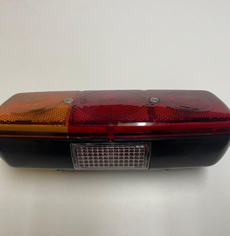 REAR LIGHT UNIT 425/437 NEW OLD STOCK