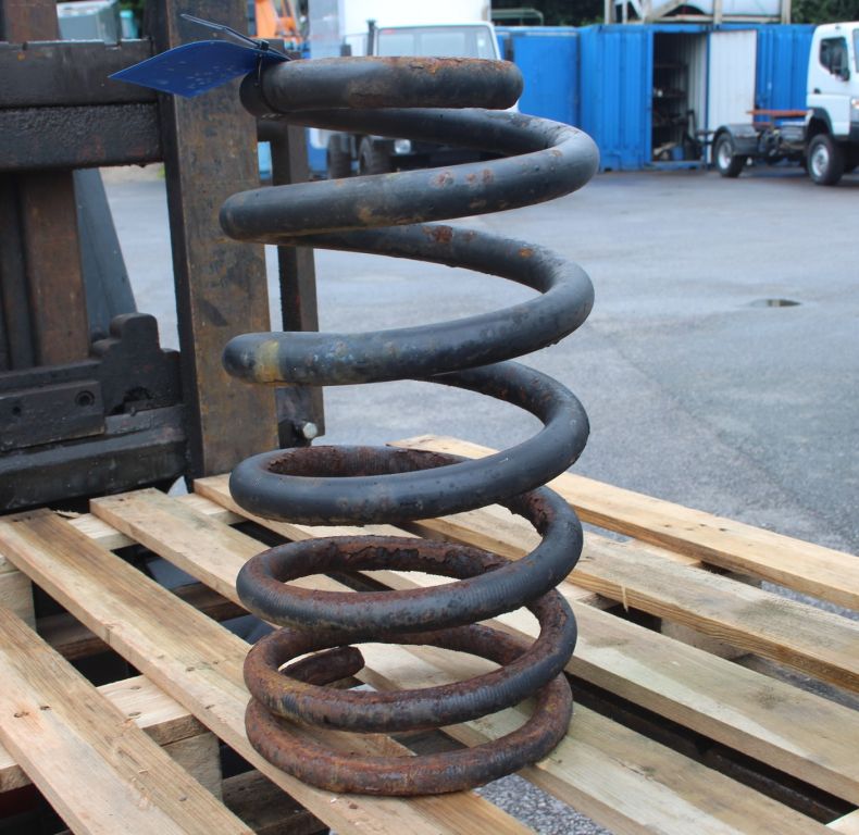 USED U1550L/U3000 437 FRONT SPRING