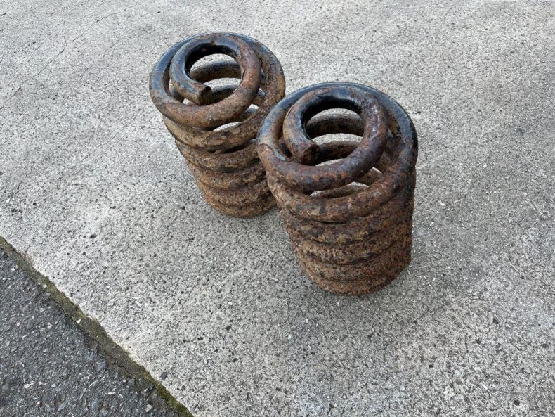 REAR HEAVY DUTY SPRINGS 424-427