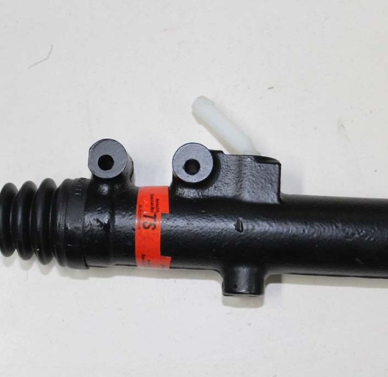 NEW CLUTCH MASTER CYLINDER 424-437