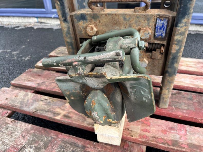 SCHARMUELLER LADDER HITCH USED