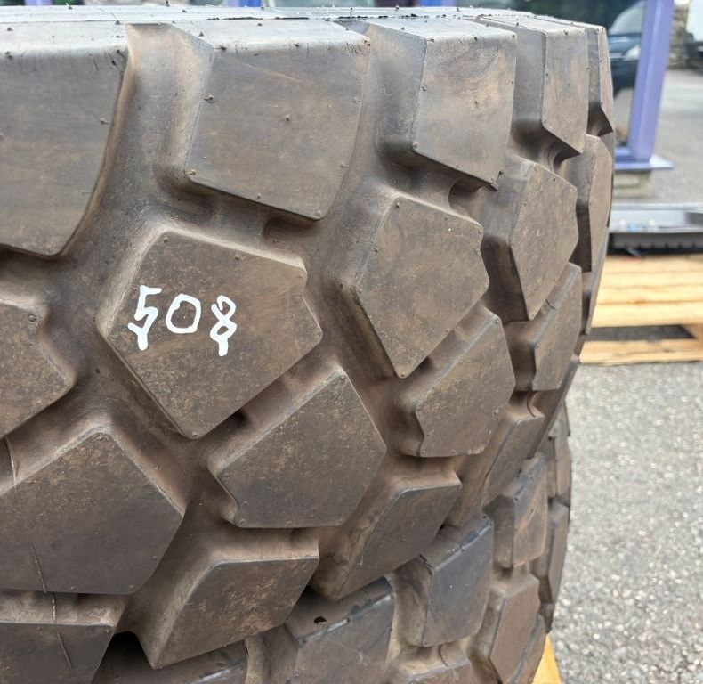 365/80R20 BKT EARTHMAX X2