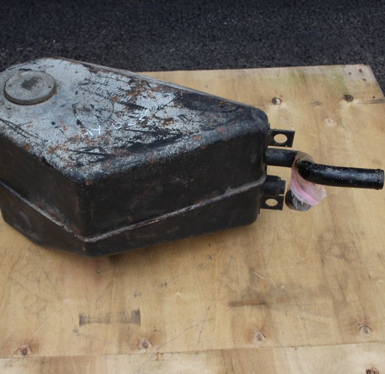 HYDRAULIC TANK 406/416