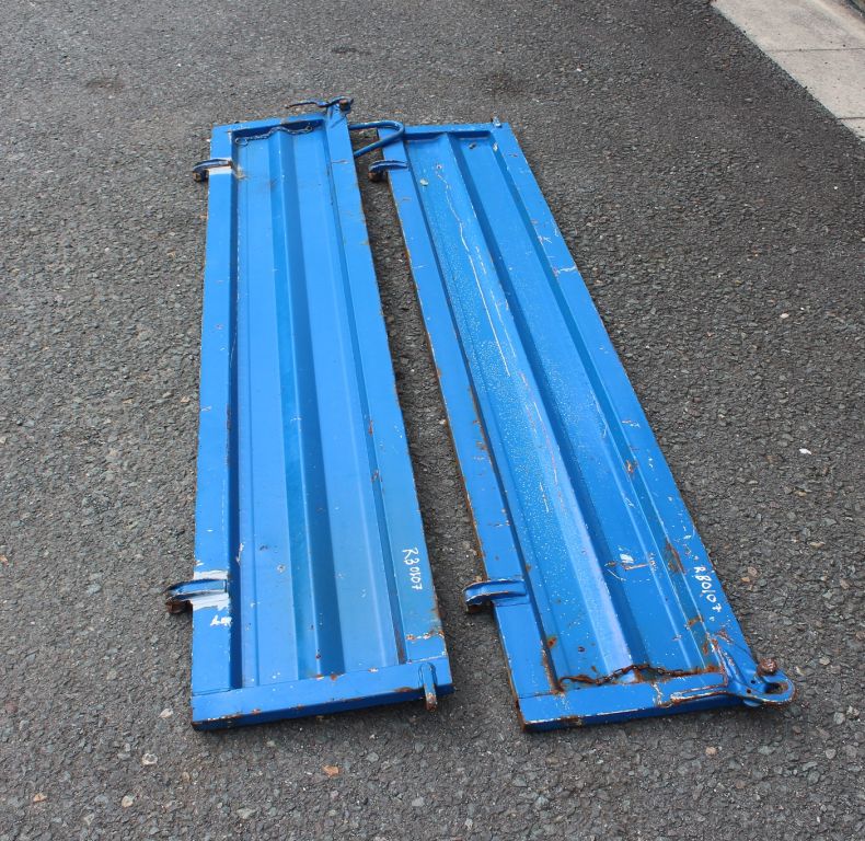 PAIR USED SIDES 1200-1600