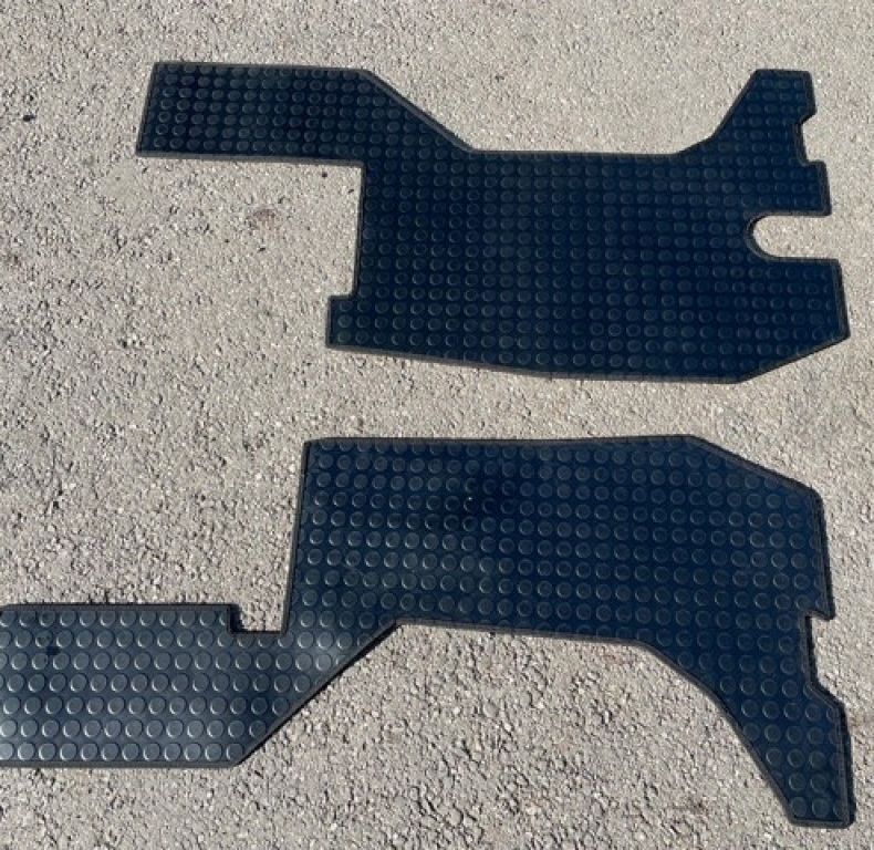 PAIR OF FLOORMATS TO SUIT U1300L & U3000/4000/5000