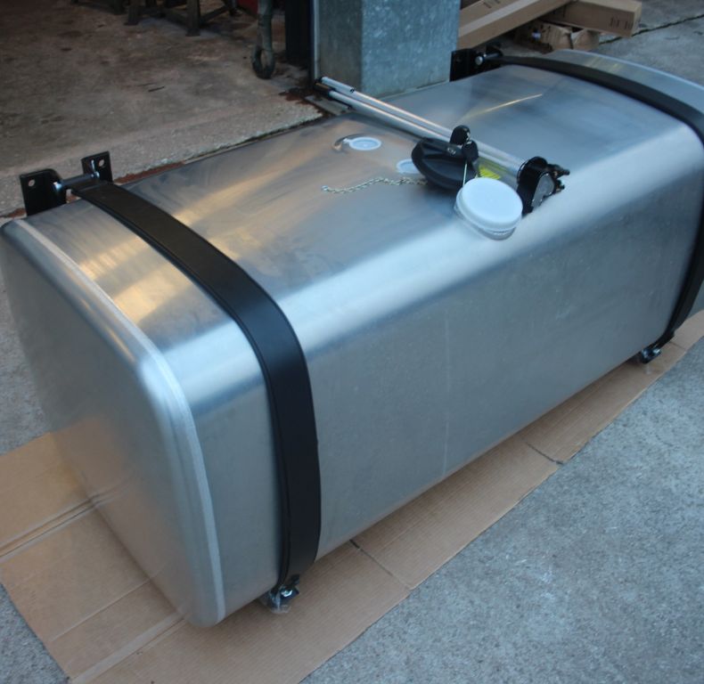 NEW 600L ALUMINIUM TRUCK DIESEL TANK