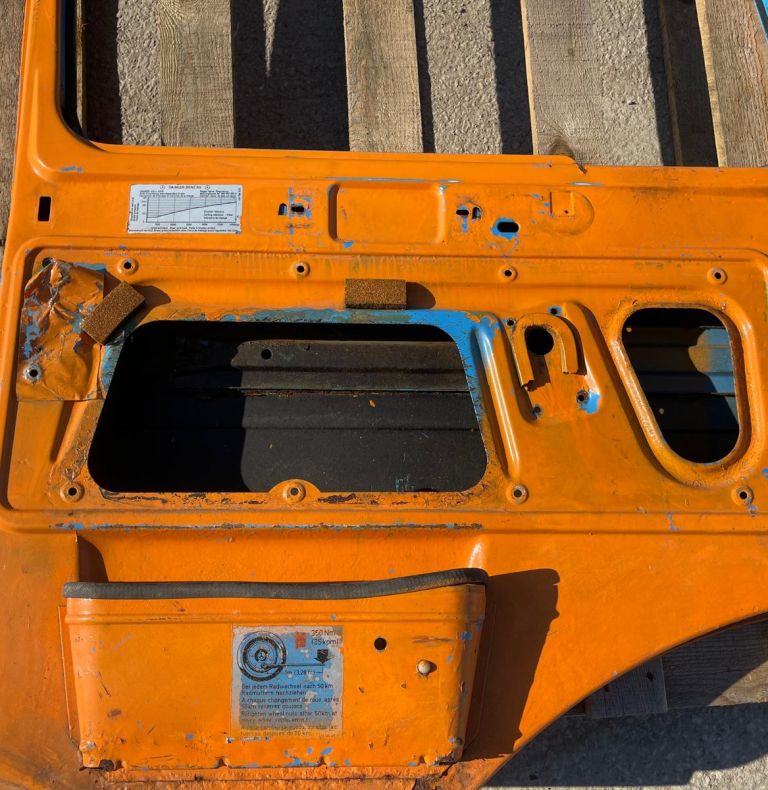 LEFT HAND DOOR SBU U1000-2450