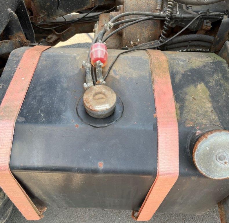 DIESEL TANK 424/427 U1000-1600