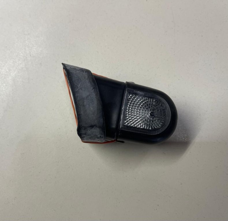 NEW OLD STOCK NEARSIDE MARKER LIGHT U140L