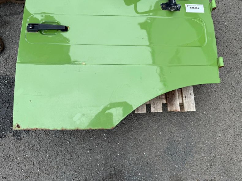 USED RIGHT HAND OFFSIDE DOOR 424-437 SBU