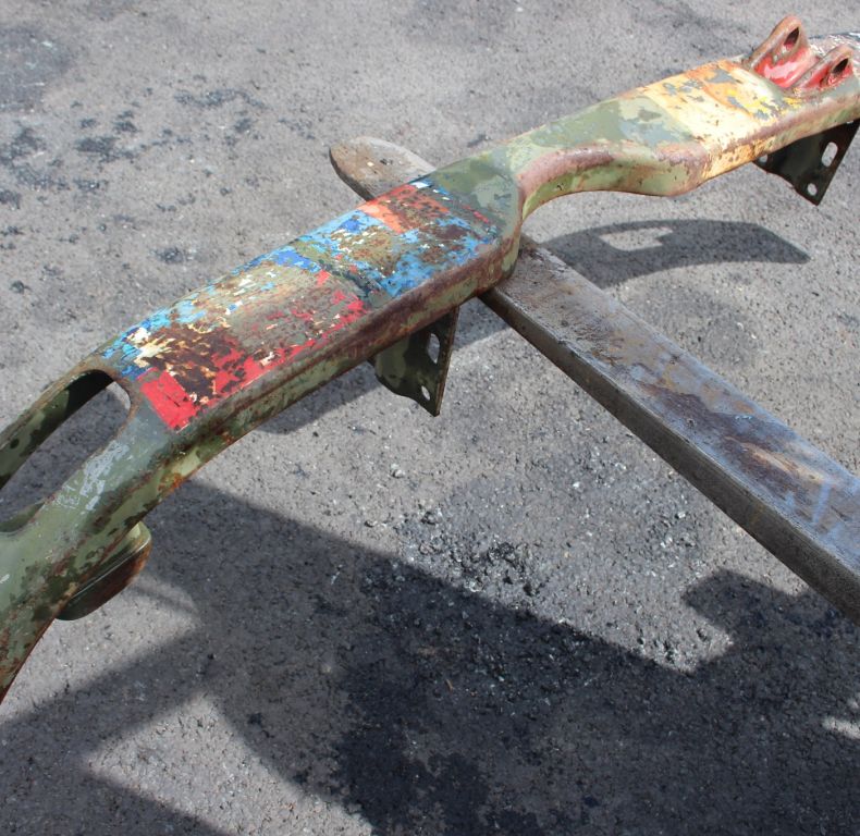 USED U900/1100 406/416 MILITARY BUMPER