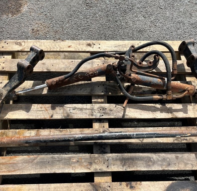 MB TRAC STEERING RAM & TRACKROD