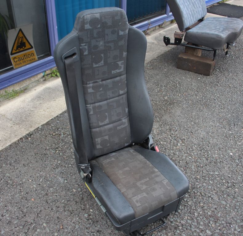 ISRI SUSPENSION SEAT RIGHT HAND