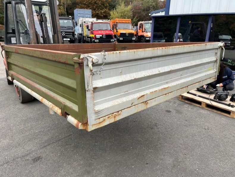 3 WAY TIPPING BODY 406-427