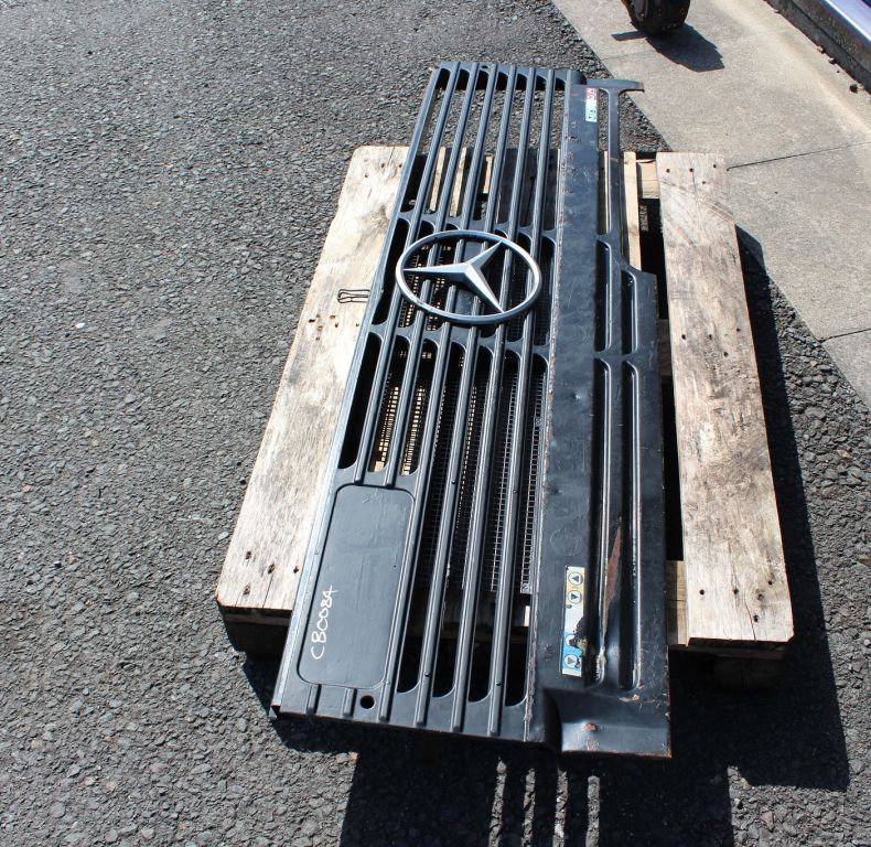 Used grille to suit U2100-2450 models