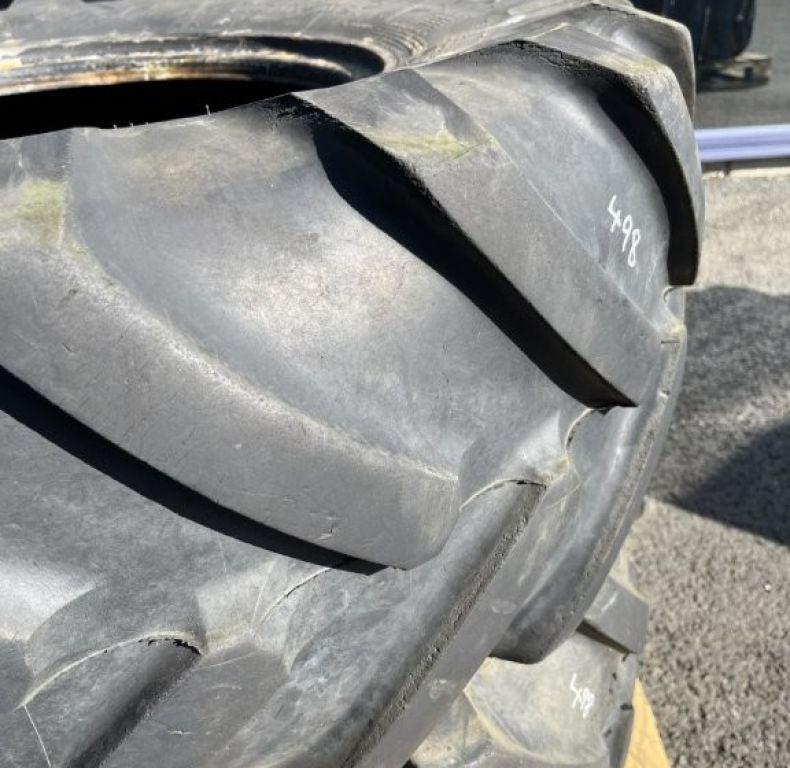 2x 405/70R20 Michelin XM27