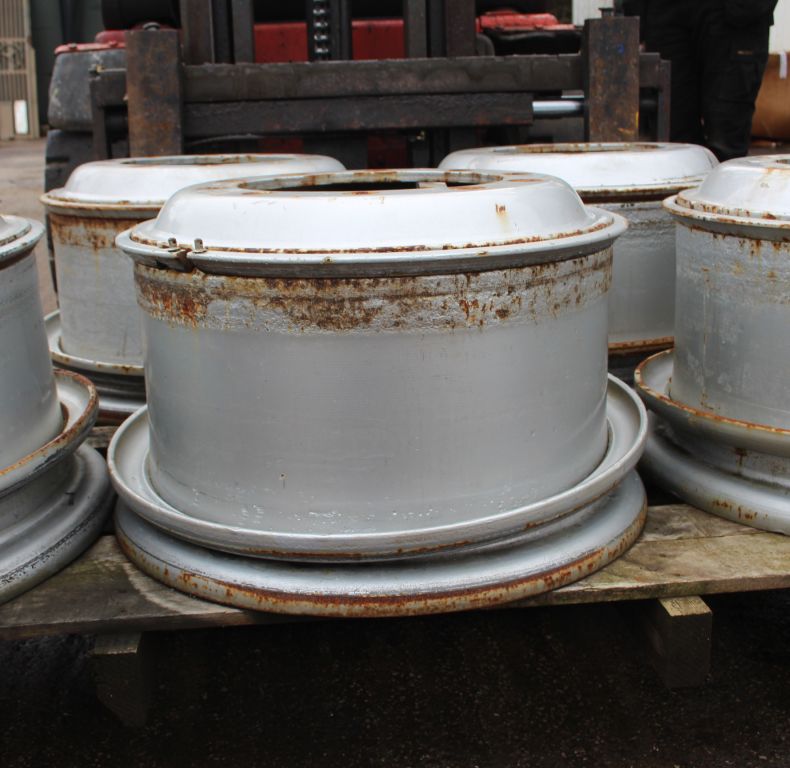 X5 10 BOLT 10X20" WHEEL RIMS U1500-2450 UNIMOGS