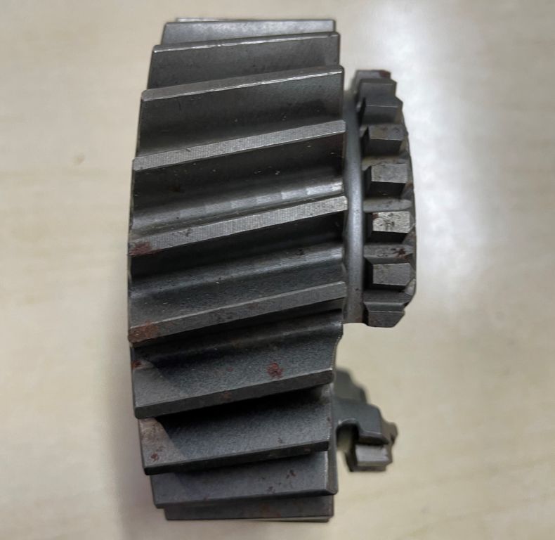 REVERSE GEAR 441 264 4720 REDUCTION UNIT SHAFT