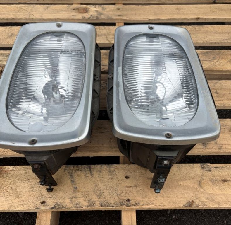 SBU HEADLIGHTS PAIR