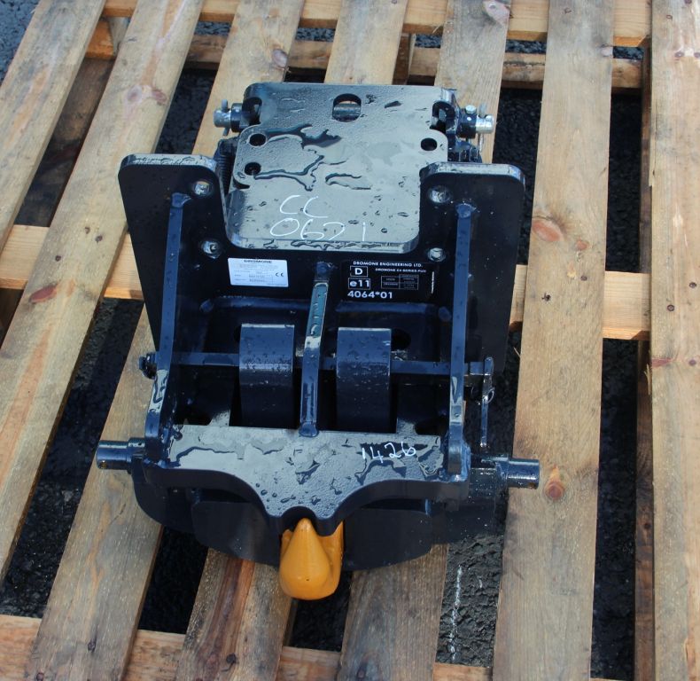 DROMONE PICK UP HITCH NEW OLD STOCK