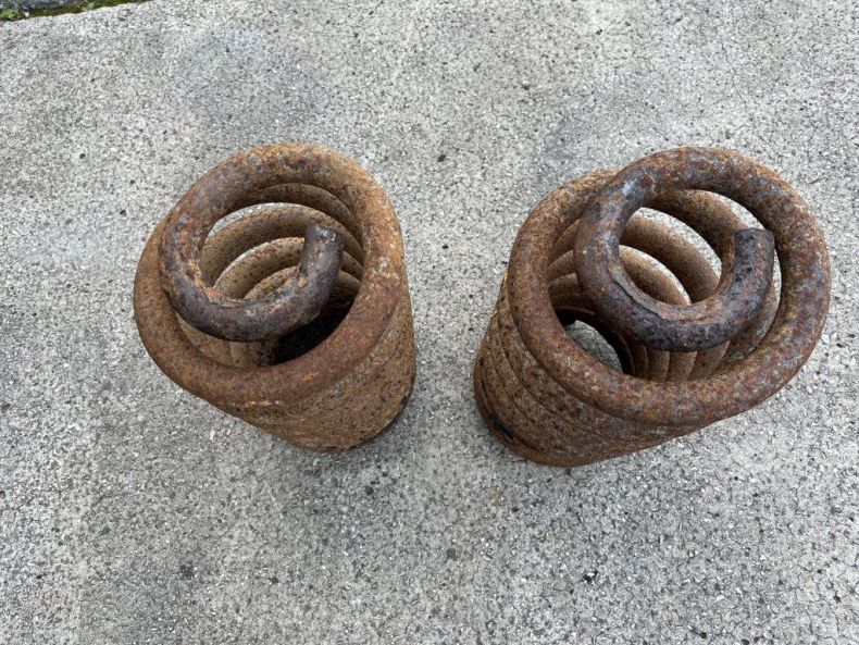 FRONT HEAVY DUTY SPRINGS 424-427