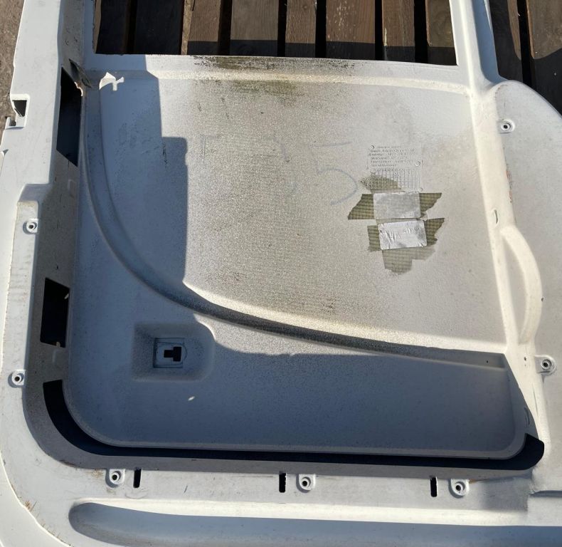 LEFT HAND DOOR UGN U300, 400, 500