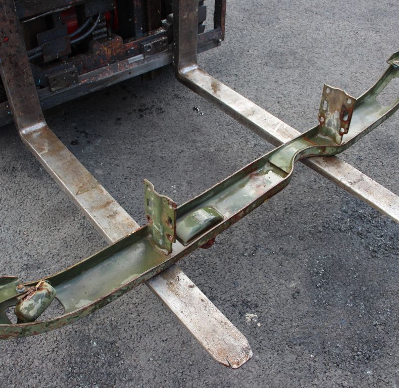 USED U900/1100 406/416 MILITARY BUMPER
