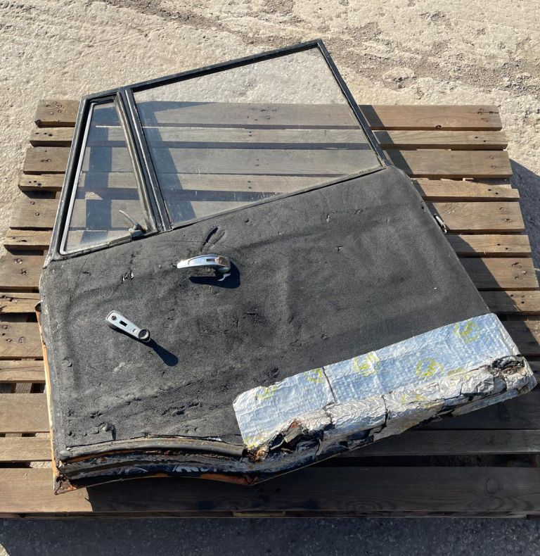 U900/1100 406/416 DOOR RIGHT HAND USED