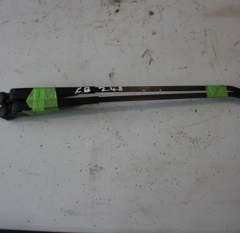 USED RIGHT HAND DRIVE WINDSCREEN WIPERS