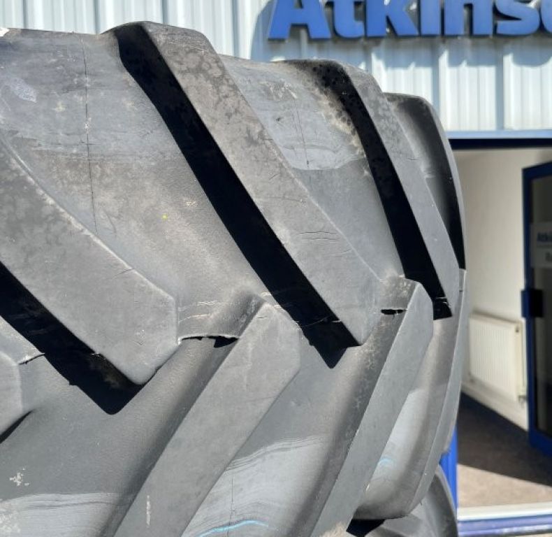 4x 425/75R20 Continental AC70G