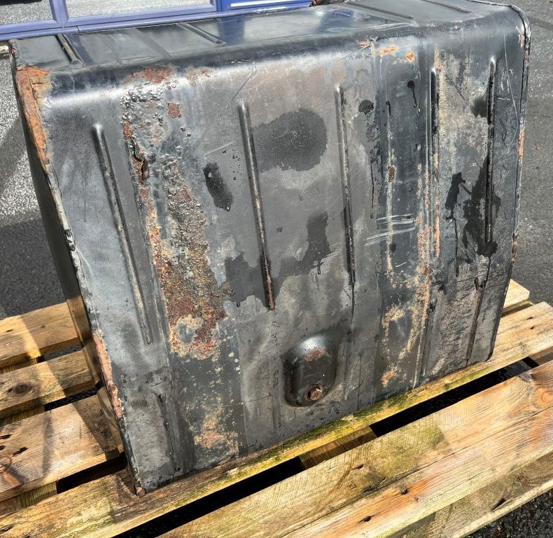 U1300L DIESEL TANK