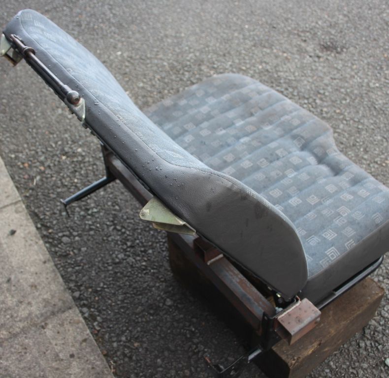 DOUBLE PASSENGER SEAT RHD