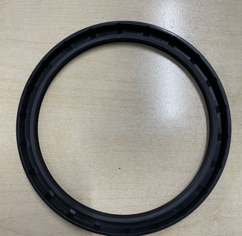OUTER HUB SEAL 424-427 & U1300L 016 997 75 47