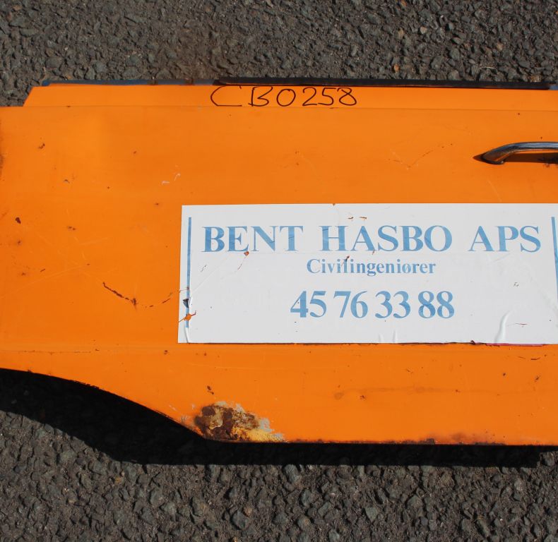 USED U900/1100 406/416 DOOR