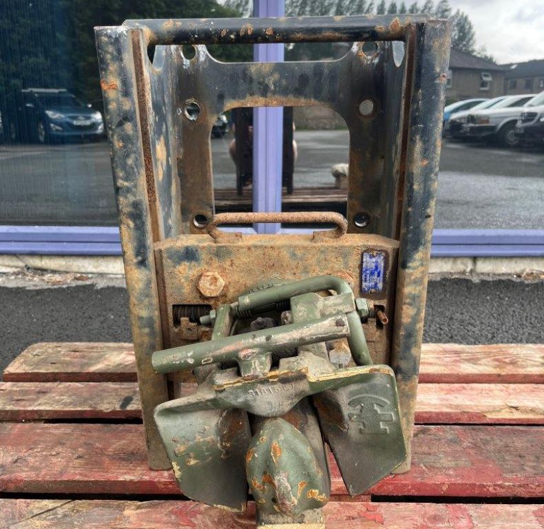 SCHARMUELLER LADDER HITCH USED