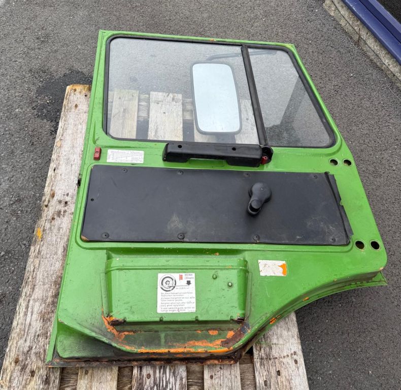 USED LEFT HAND NEARSIDE DOOR 424-437 SBU