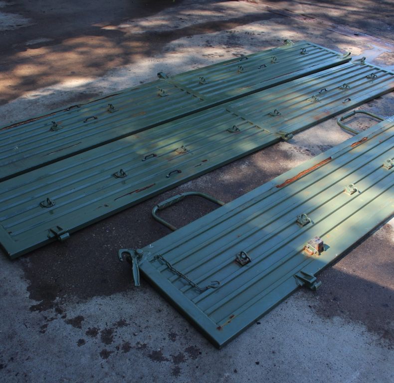 USED SET OF SIDES & TAILGATE FOR U1300L/U1350