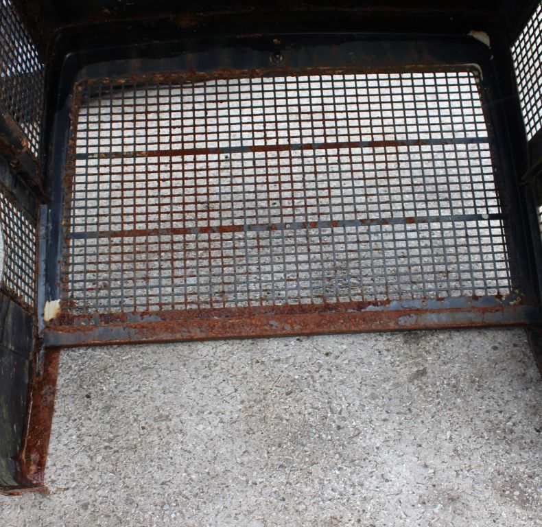 USED MB TRAC 440 800/900 BONNET & GRILLE