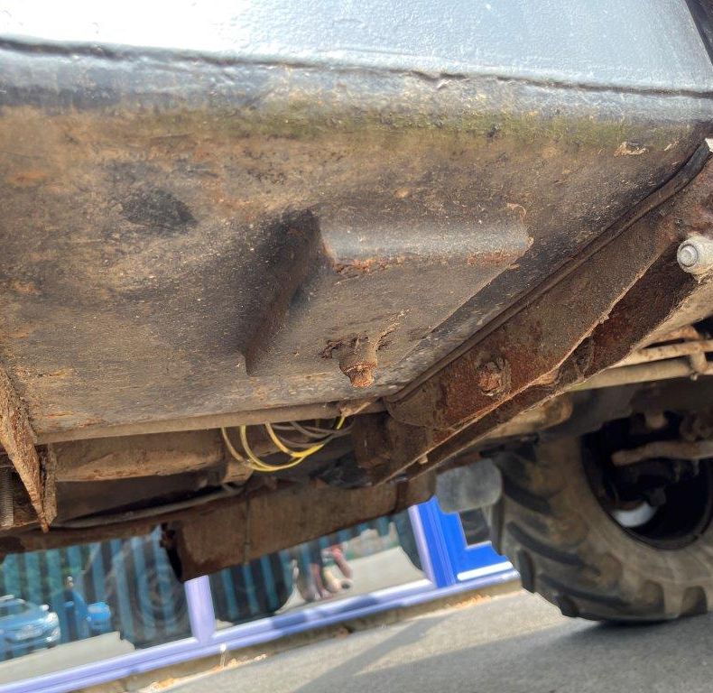 DIESEL TANK 424/427 U1000-1600