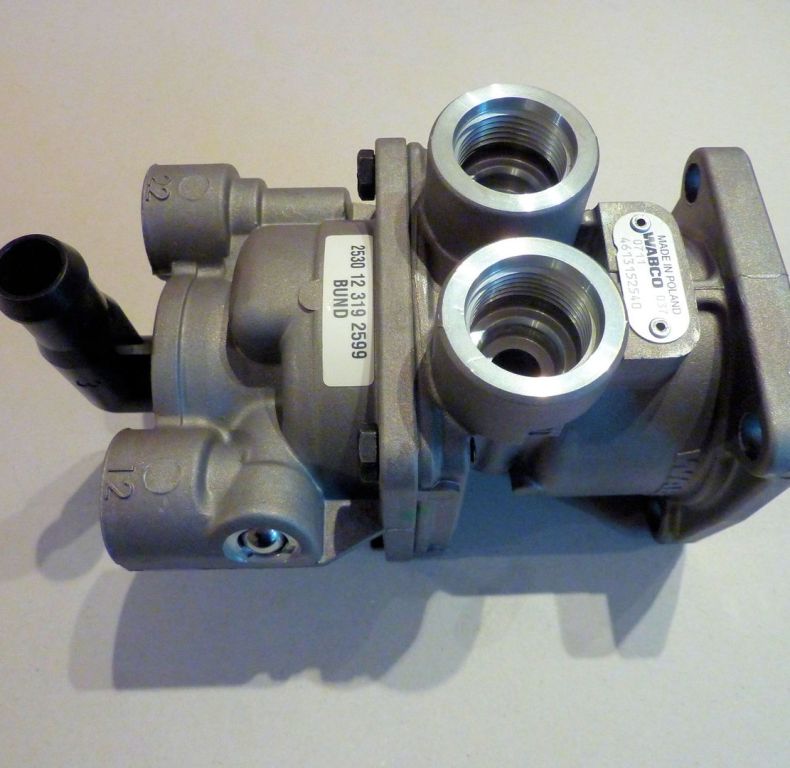 NEW AIR FOOTBRAKE VALVE – VOSS FITTINGS