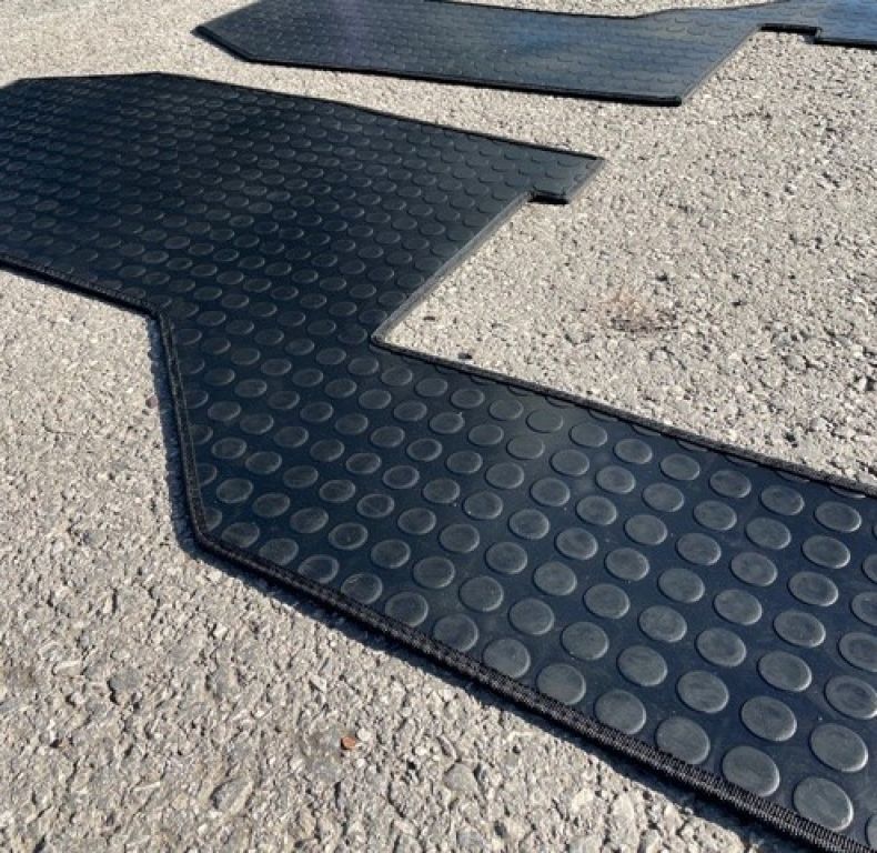 PAIR OF FLOORMATS TO SUIT U1300L & U3000/4000/5000