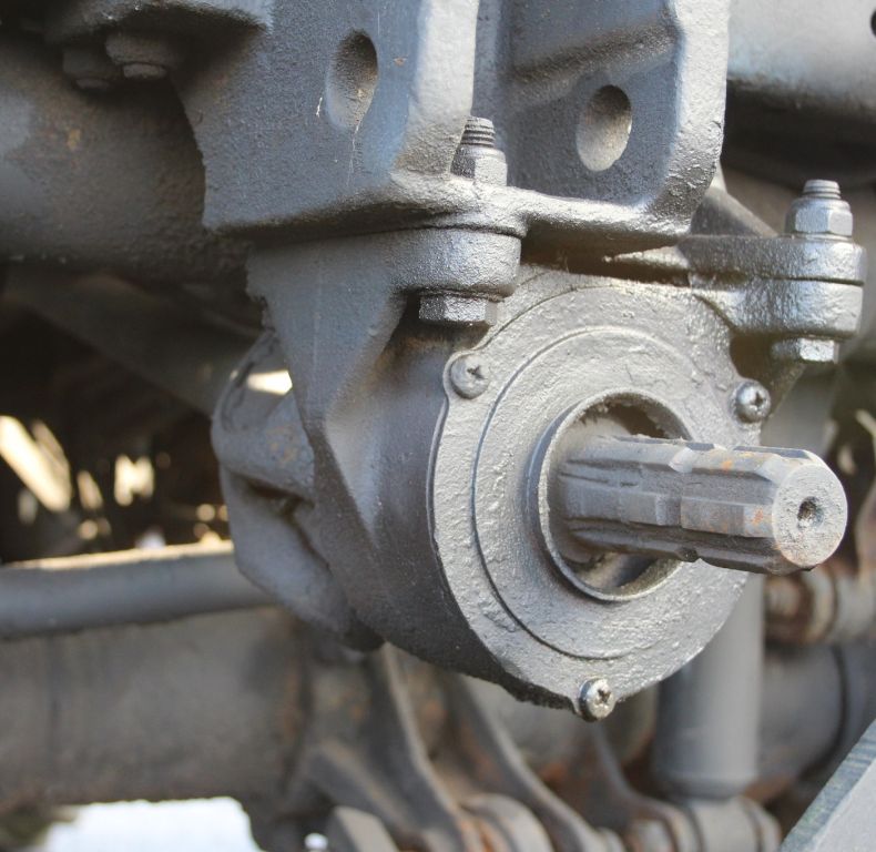 REAR PTO SHAFT COMPLETE U1000 U1200 424 SWB MODELS